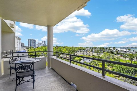 Condo in Sarasota, Florida, 2 bedrooms № 2112683 - photo 7