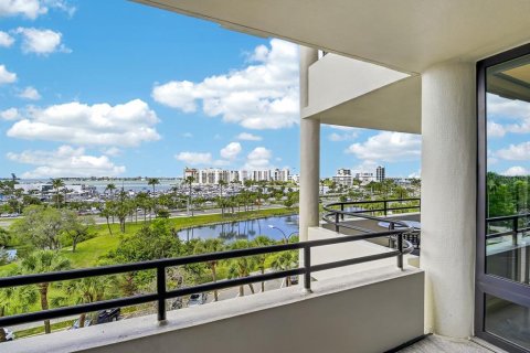 Condo in Sarasota, Florida, 2 bedrooms № 2112683 - photo 28