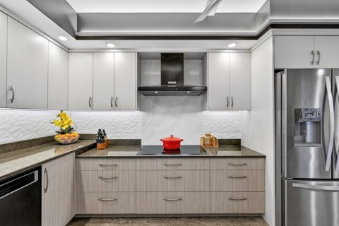 Condo in Sarasota, Florida, 2 bedrooms № 2112683 - photo 16