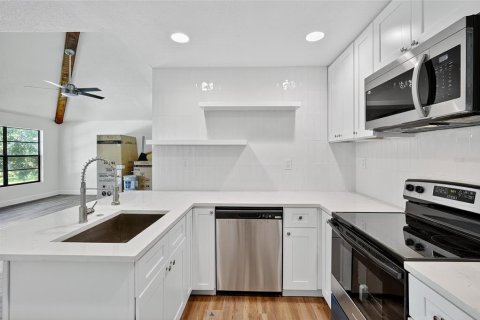 Condominio en venta en Palm Harbor, Florida, 2 dormitorios, 82.96 m2 № 1908093 - foto 9