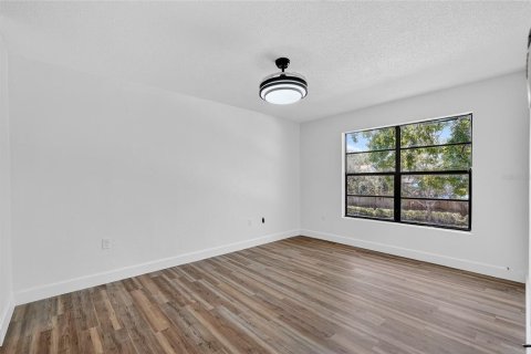 Condominio en venta en Palm Harbor, Florida, 2 dormitorios, 82.96 m2 № 1908093 - foto 10