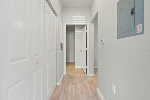 Condo in Tampa, Florida, 1 bedroom № 2151193 - photo 21