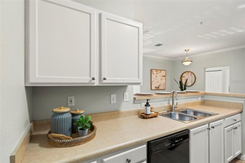 Condo in Tampa, Florida, 1 bedroom № 2151193 - photo 13