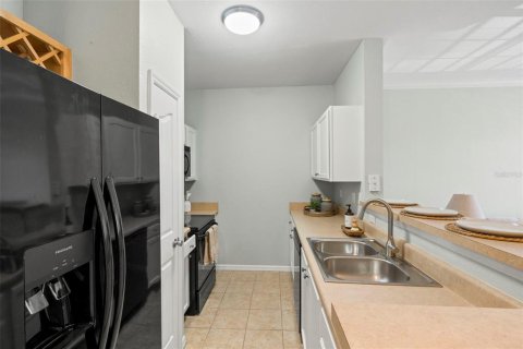 Condo in Tampa, Florida, 1 bedroom № 2151193 - photo 11