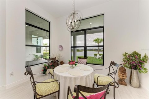 House in Sarasota, Florida 2 bedrooms, 256.87 sq.m. № 1557430 - photo 27