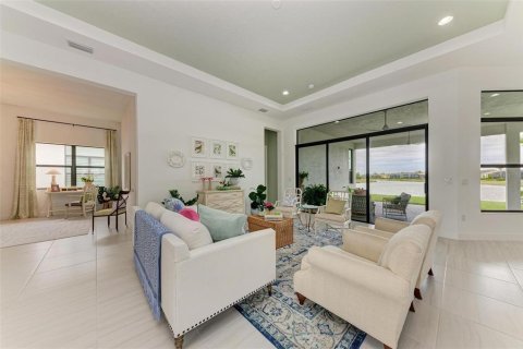 House in Sarasota, Florida 2 bedrooms, 256.87 sq.m. № 1557430 - photo 7