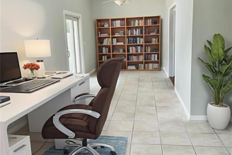 House in Orlando, Florida 4 bedrooms, 203.64 sq.m. № 1858319 - photo 14