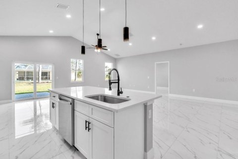 House in Rotonda, Florida 3 bedrooms, 168.62 sq.m. № 1574852 - photo 7