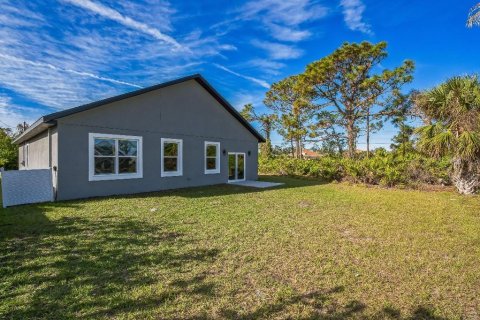 House in Rotonda, Florida 3 bedrooms, 168.62 sq.m. № 1574852 - photo 2