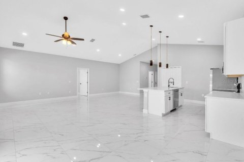 House in Rotonda, Florida 3 bedrooms, 168.62 sq.m. № 1574852 - photo 6