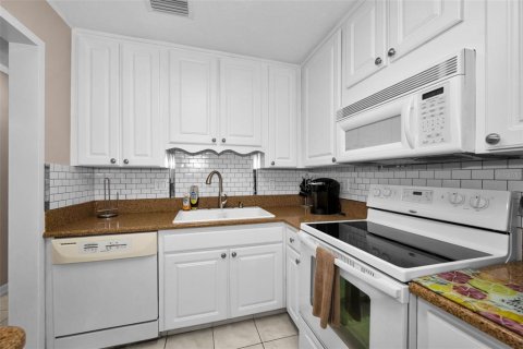 Copropriété à vendre à Dunedin, Floride: 2 chambres, 86.4 m2 № 2233209 - photo 16