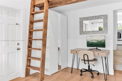 Снять в аренду виллу или дом в Майами, Флорида 4 спальни, 165.27м2, № 1941593 - фото 15