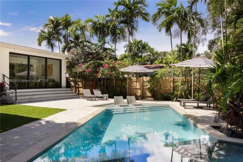 Снять в аренду виллу или дом в Майами, Флорида 4 спальни, 165.27м2, № 1941593 - фото 28