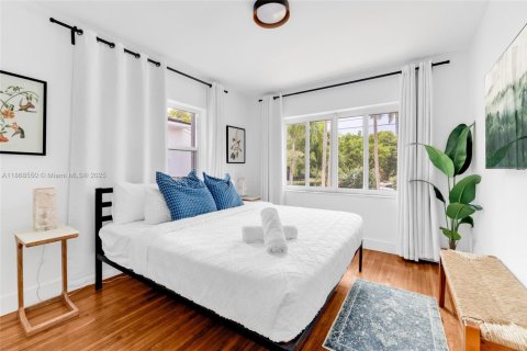 Снять в аренду виллу или дом в Майами, Флорида 4 спальни, 165.27м2, № 1941593 - фото 18