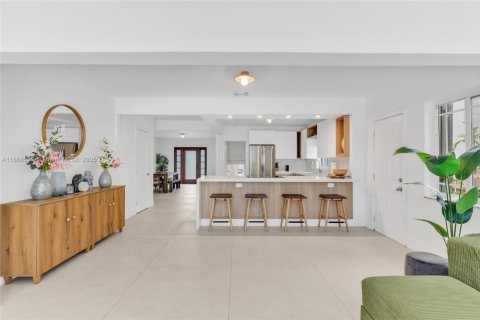 Снять в аренду виллу или дом в Майами, Флорида 4 спальни, 165.27м2, № 1941593 - фото 6