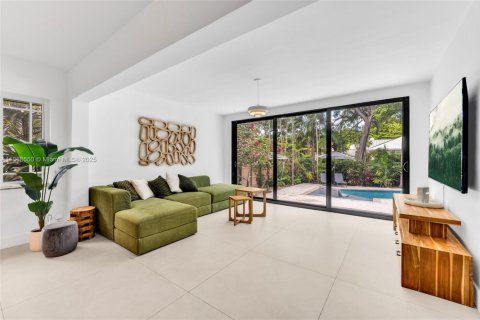 Снять в аренду виллу или дом в Майами, Флорида 4 спальни, 165.27м2, № 1941593 - фото 4