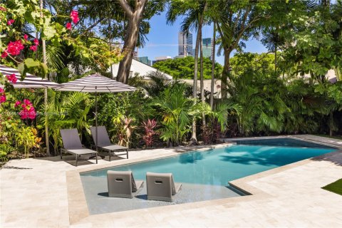 Снять в аренду виллу или дом в Майами, Флорида 4 спальни, 165.27м2, № 1941593 - фото 21