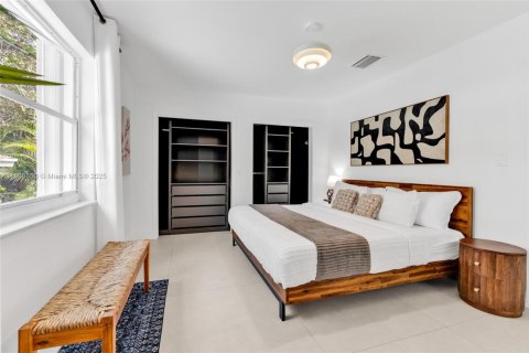 Снять в аренду виллу или дом в Майами, Флорида 4 спальни, 165.27м2, № 1941593 - фото 11