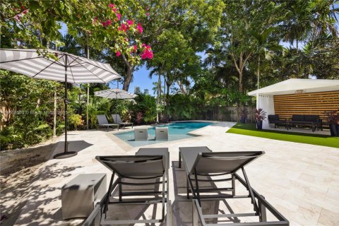 Снять в аренду виллу или дом в Майами, Флорида 4 спальни, 165.27м2, № 1941593 - фото 22