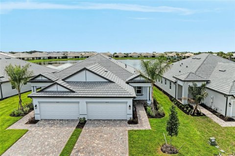 House in Lakewood Ranch, Florida 2 bedrooms, 155.33 sq.m. № 1882709 - photo 2