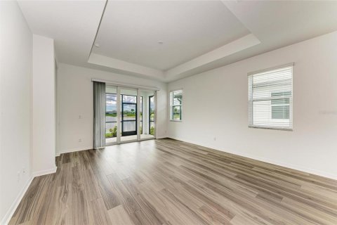 House in Lakewood Ranch, Florida 2 bedrooms, 155.33 sq.m. № 1882709 - photo 21
