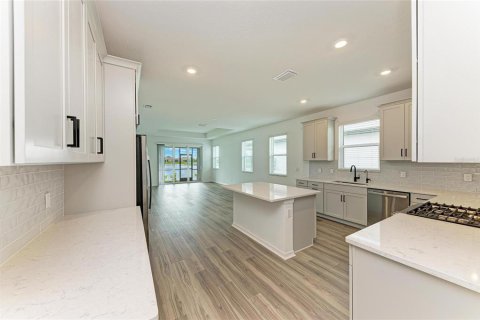 House in Lakewood Ranch, Florida 2 bedrooms, 155.33 sq.m. № 1882709 - photo 10