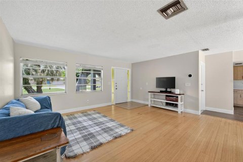 Villa ou maison à vendre à Clearwater, Floride: 2 chambres, 106.28 m2 № 1909956 - photo 6