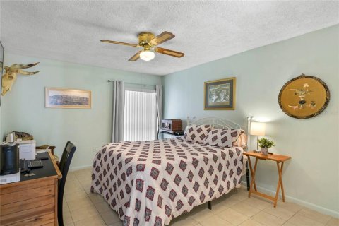 Condo in Maitland, Florida, 3 bedrooms  № 2100057 - photo 12