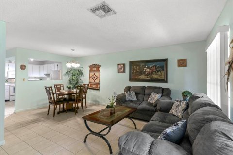 Condo in Maitland, Florida, 3 bedrooms  № 2100057 - photo 4
