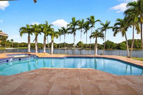 House in Boca Raton, Florida 4 bedrooms, 308.16 sq.m. № 2258171 - photo 29