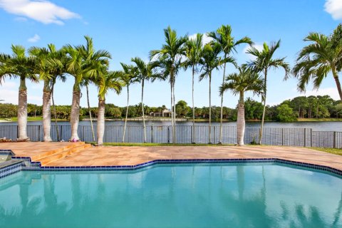 House in Boca Raton, Florida 4 bedrooms, 308.16 sq.m. № 2258171 - photo 27