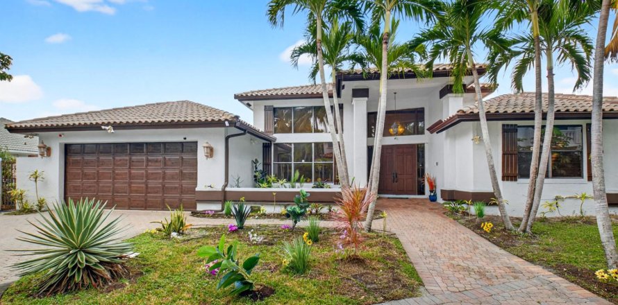 House in Boca Raton, Florida 4 bedrooms, 308.16 sq.m. № 2258171