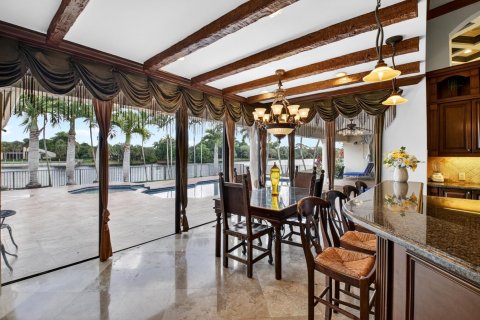 House in Boca Raton, Florida 4 bedrooms, 308.16 sq.m. № 2258171 - photo 14