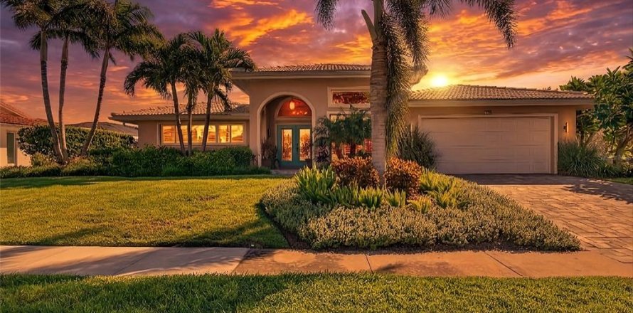 Villa ou maison à Clearwater, Floride 3 chambres, 270.72 m2 № 2431647