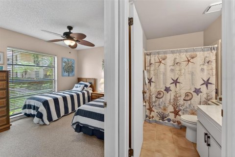 Condo in Sun City Center, Florida, 2 bedrooms  № 2098280 - photo 20