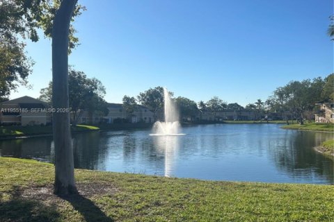 Condo in Pembroke Pines, Florida, 2 bedrooms № 2153392 - photo 24