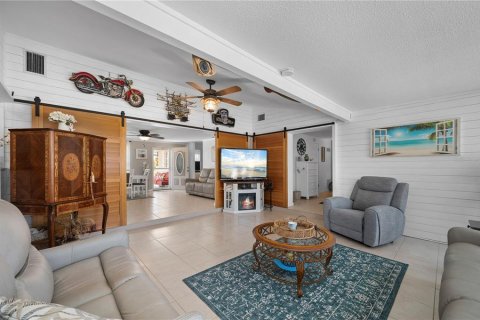 House in Port Charlotte, Florida 2 bedrooms, 148.64 sq.m. № 1584774 - photo 18