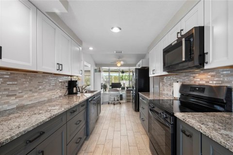 House in Port Charlotte, Florida 2 bedrooms, 148.64 sq.m. № 1584774 - photo 11