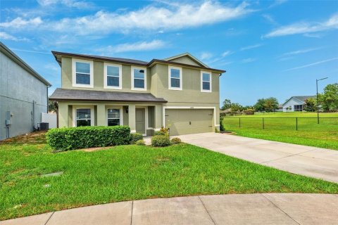 House in Spring Hill, Florida 4 bedrooms, 231.42 sq.m. № 1826430 - photo 1