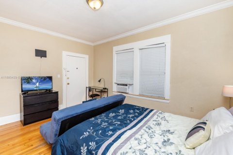 Condo in Coral Gables, Florida  № 1931666 - photo 2