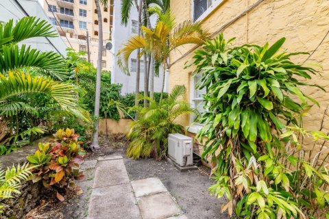 Condo in Coral Gables, Florida  № 1931666 - photo 1