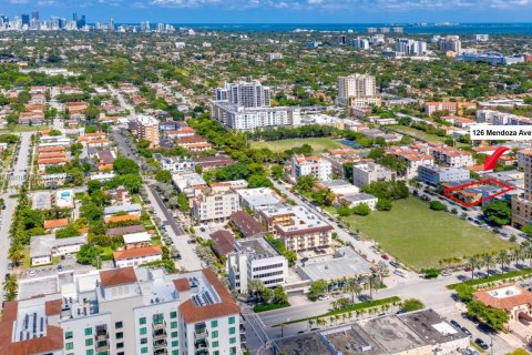 Condo in Coral Gables, Florida  № 1931666 - photo 7