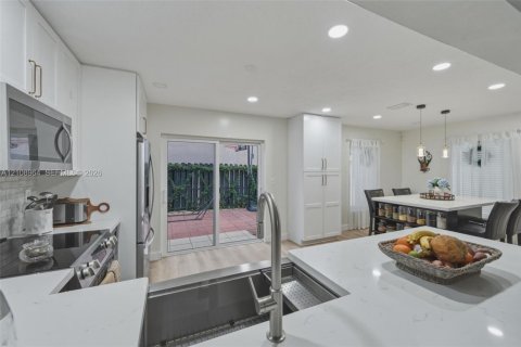 Casa en venta en Tamarac, Florida, 3 dormitorios, 131.46 m2 № 2429750 - foto 11