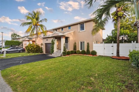Casa en venta en Tamarac, Florida, 3 dormitorios, 131.46 m2 № 2429750 - foto 2