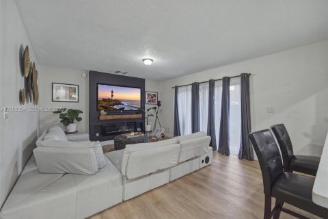 Casa en venta en Tamarac, Florida, 3 dormitorios, 131.46 m2 № 2429750 - foto 14