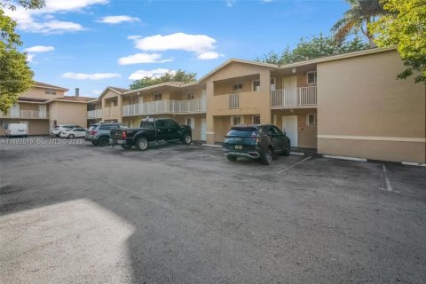 Copropriété à louer à Hialeah, Floride: 2 chambres, 92.72 m2 № 1946385 - photo 21