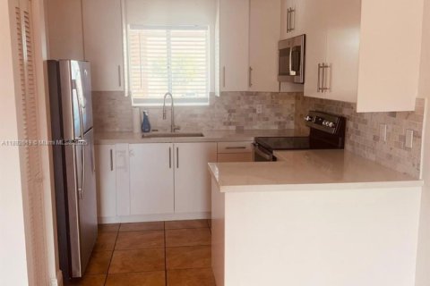 Condo à Hialeah, Floride, 2 chambres  № 1946385