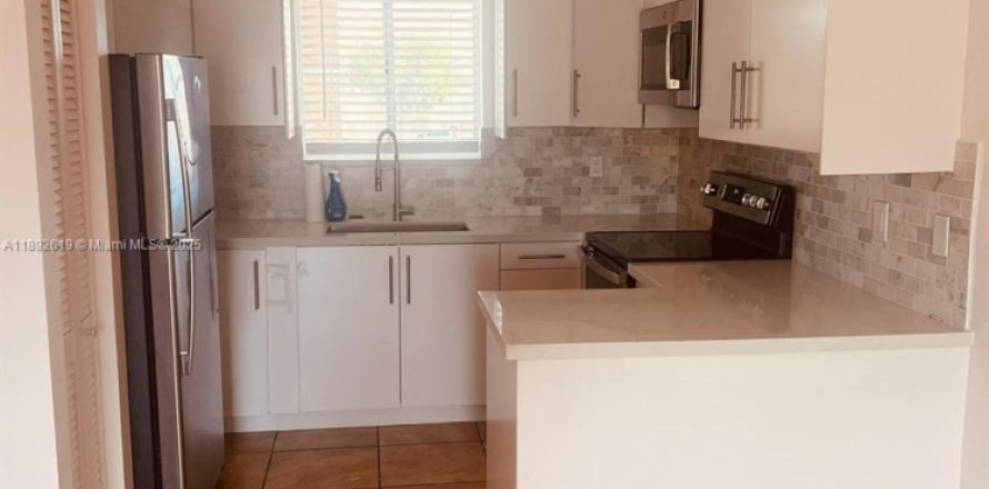 Condo à Hialeah, Floride, 2 chambres  № 1946385
