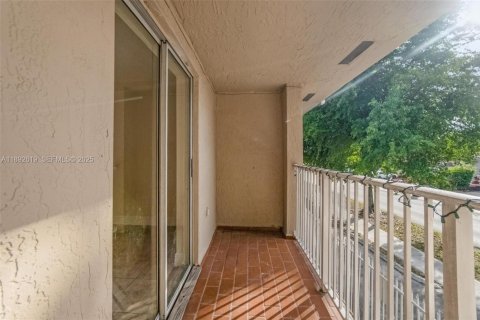 Copropriété à louer à Hialeah, Floride: 2 chambres, 92.72 m2 № 1946385 - photo 16