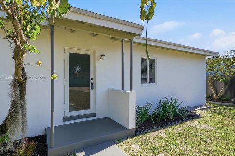 House in Fort Lauderdale, Florida 3 bedrooms, 86.31 sq.m. № 2153393